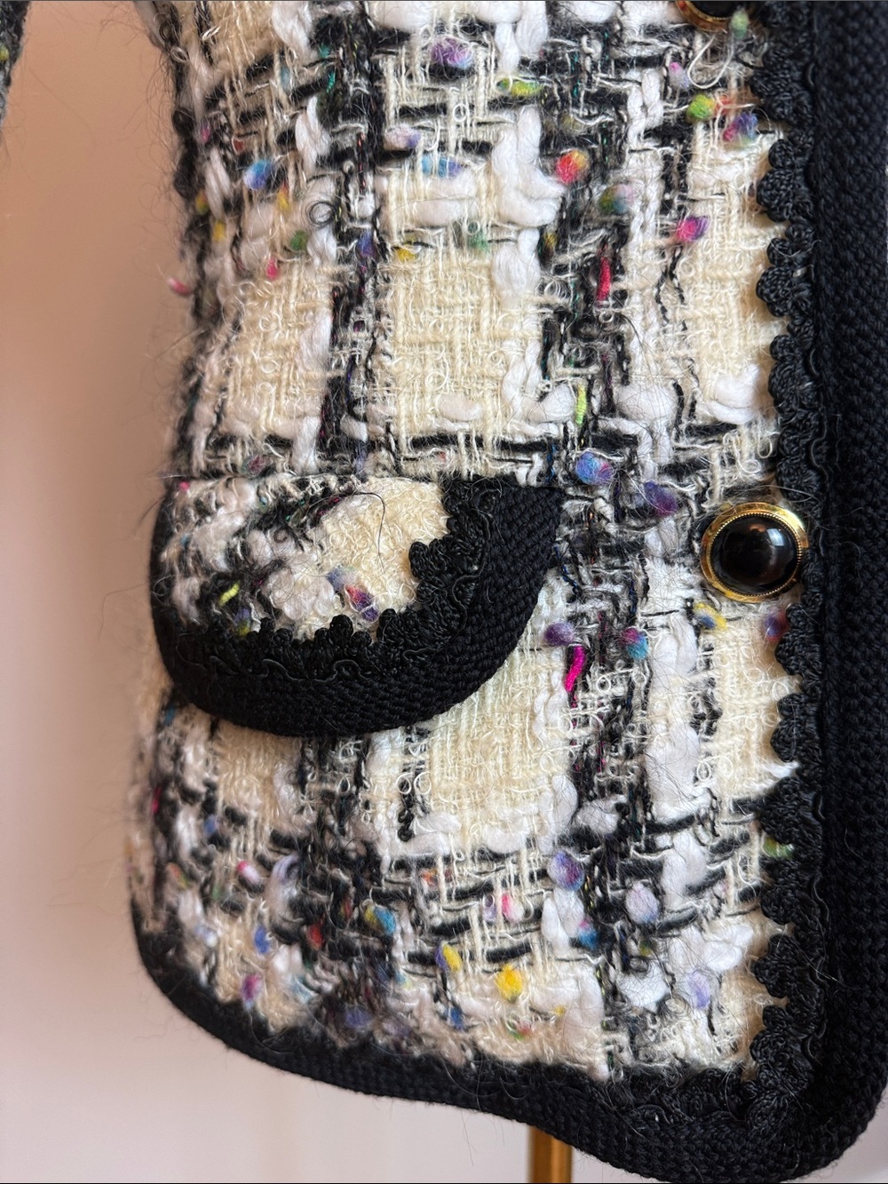 ✨Vintage VIRANI White Label Plaid Tweed Bouclé Blazer Jacket (Chanel Style)✨ - Picture 3 of 10